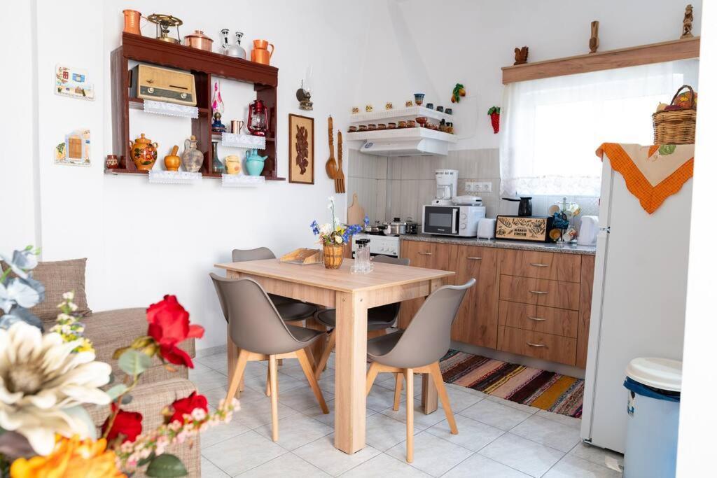 Appartement Zografia - Charming House Near The Coast à Marmari  Extérieur photo
