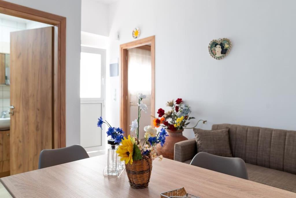 Appartement Zografia - Charming House Near The Coast à Marmari  Extérieur photo